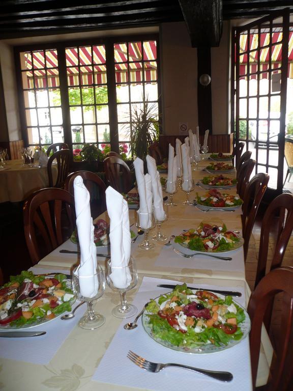 Auberge Bourbonnaise Lurcy-Lévis Exteriör bild