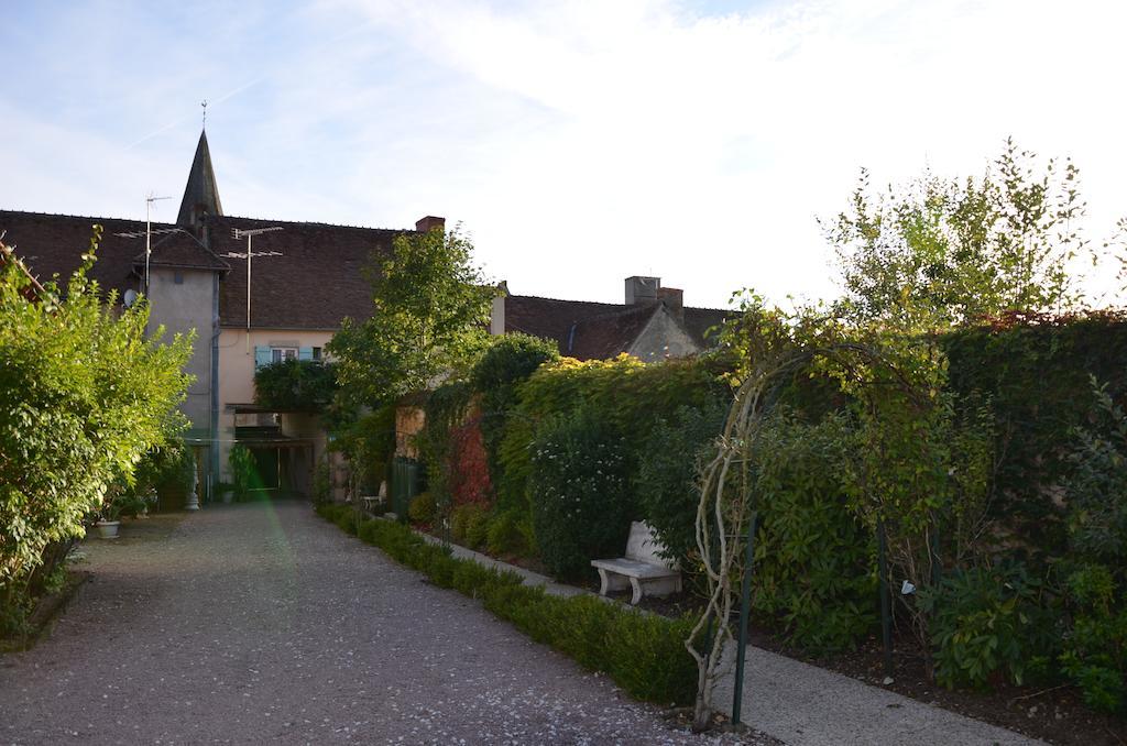 Auberge Bourbonnaise Lurcy-Lévis Exteriör bild