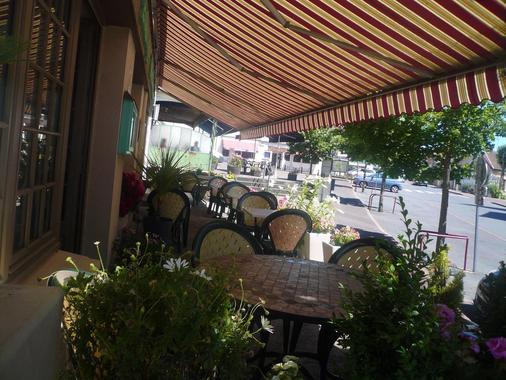 Auberge Bourbonnaise Lurcy-Lévis Exteriör bild